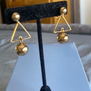 Non piercing gold dangling earrings